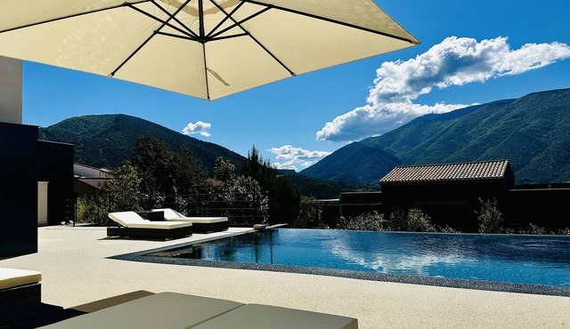 La "villa Romy" Piscine et Spa Face au Ventoux en Provence