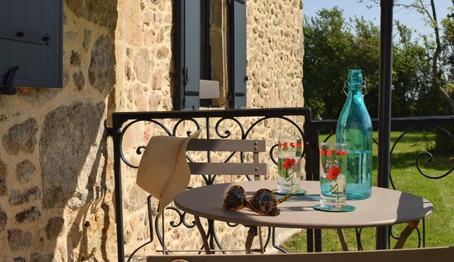 Large 3-star gîte in Aveyron, sleeps 10, ideal for families, friends, seminars, etc.