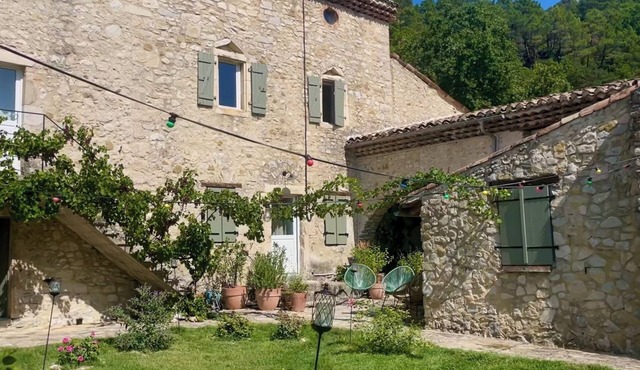 Large charming house in Drôme provençale