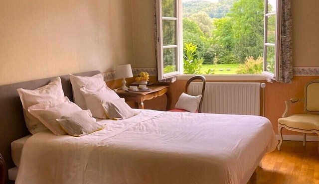 Large Double Room Queen size with Garden View