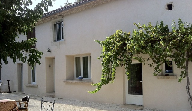 LARGE FARM IN PROVENCE WITH SWIMMING POOL