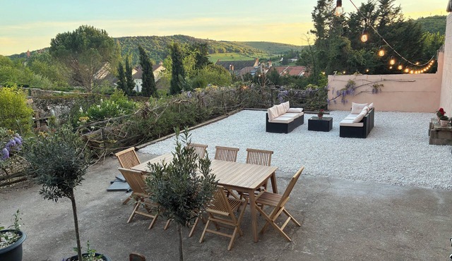 Le 6 Grande Rue - Renovated Townhouse with Terrace and Garden