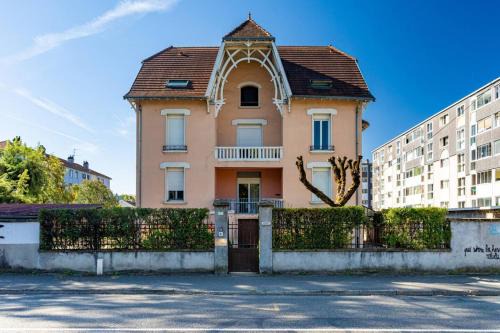 Le Croizat 3. Parking. Clim. Buanderie