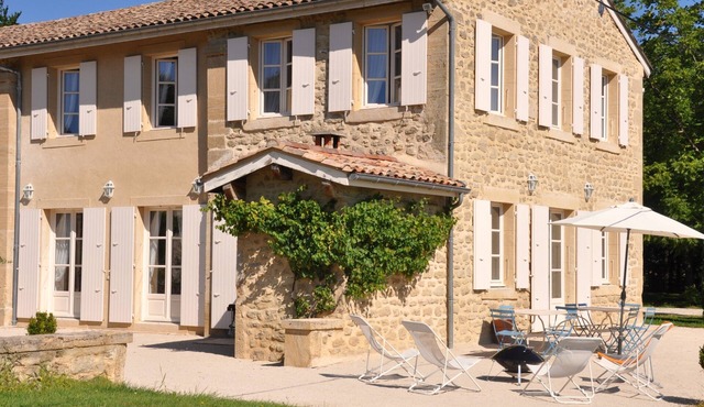 Le Four à Pain, 10 p., at the beautiful “Domaine de Vincenti”