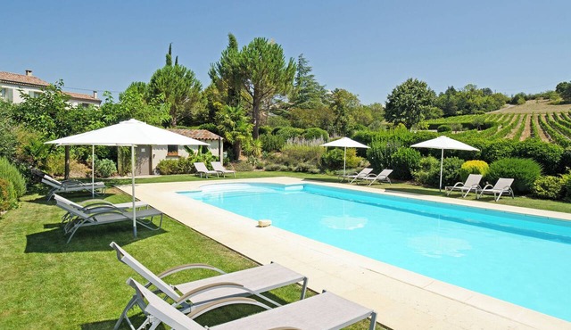 Les Cerisiers Vacation Rentals: Le Figuier, surrounded by nature and just a stone's throw from the Drôme River