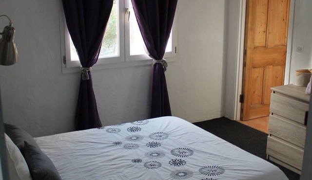 “Les Nougats” Room with Private Terrace, Shared Garden, and Wi-Fi