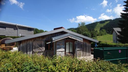 Les pagotins de Garance, Chalet Jura 39, avec sauna panoramique, Meublé classé 4 étoiles