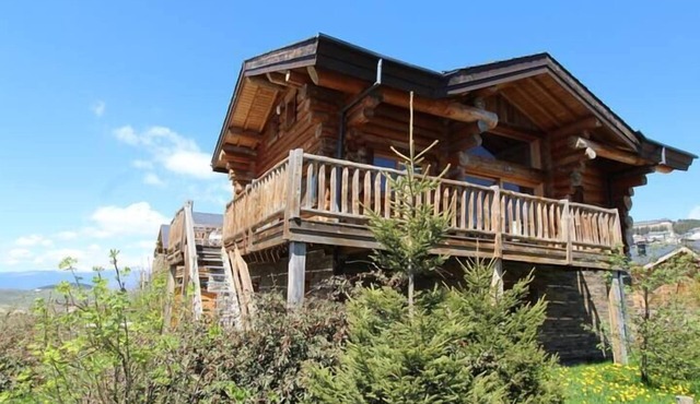 Les Prés Dorés with exceptional views