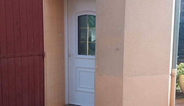 Location Vacances Appartement Dans Maison Village. Au Pays des Raspes du Tarn in Melvieu