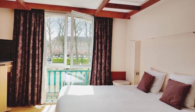 Logis Hôtel Les Pages