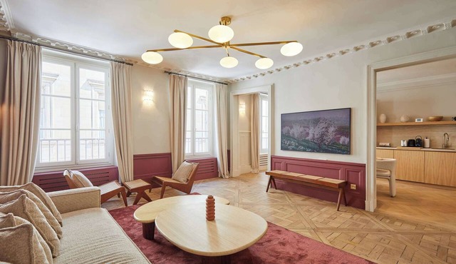 Luxurious AC Apartment Louvre Museum Saint Honoré