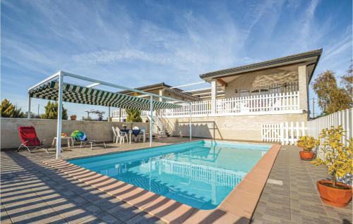 Luxurious Home In Arnaud-Guilhem