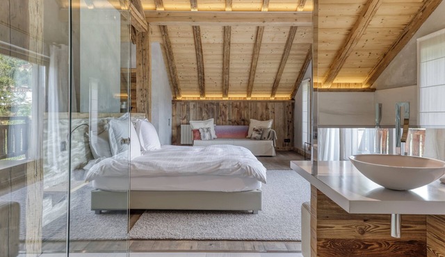 LUXURY CHALET CLOSE TO THE VILLAGE