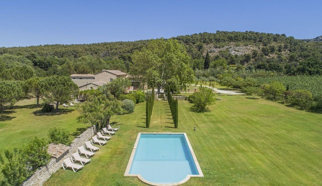 Luxury estate in Provence 14 people in a quiet area