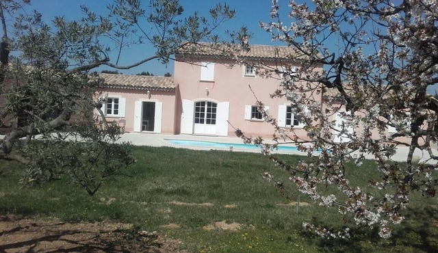LUXURY VILLA 300 M2 - 4 ROOMS IN MOUNTAINS OF VAUCLUSE TRUFFLE DISCOVERY