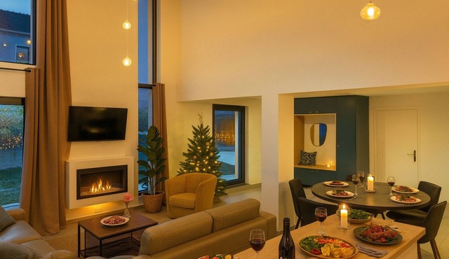 Luxury Villa Near Paris 6 Private Suites Cinema Room Fireplace Sleeps 10+