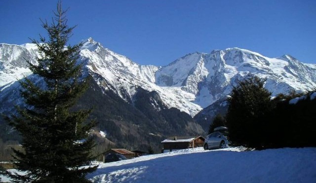 Magical Location. Lovely Chalet, South Facing Garden Terrace