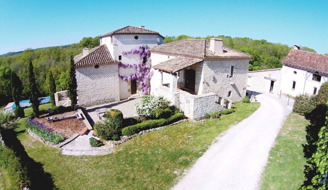 Magnificent Quercy Blanc house in the heart of the Cahors vineyards