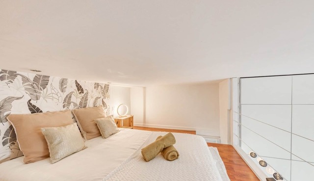 Magnificent cocoon with mezzanine near Paris, Orly airport and the metro!