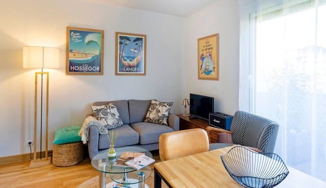 Magnificent T2 Next to the Beach – Private Balcony, 2 People, 300 m from the Beach
