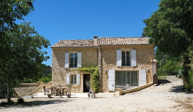 Magnifique Mazet en Pierre au Coeur de la Provence et de ses Collines