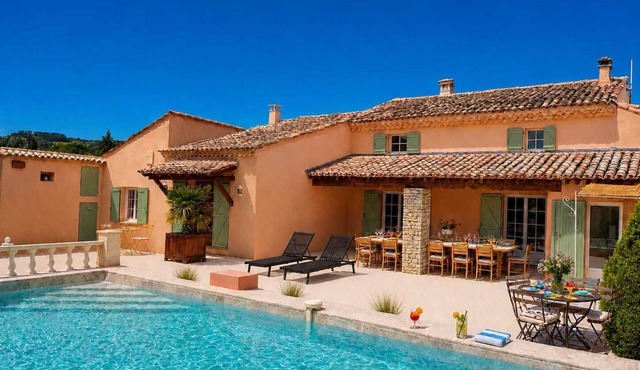 Magnifique Gite de Groupes en Provence