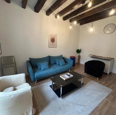 Maison 7 personnes TV connectée