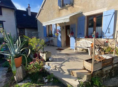 Maison avec terrasse avec vue sur la Reculée