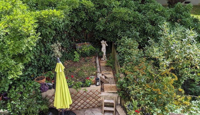 Maison au Calme Avec Jardin, Ville et Campagne