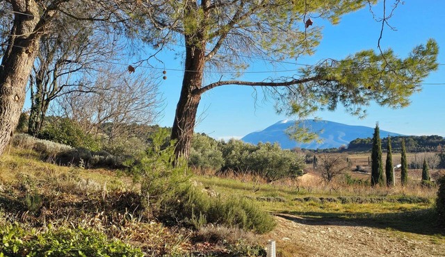 MAISON BONHEUR authenticity and breathtaking view Mont Ventoux, 10 pers. max