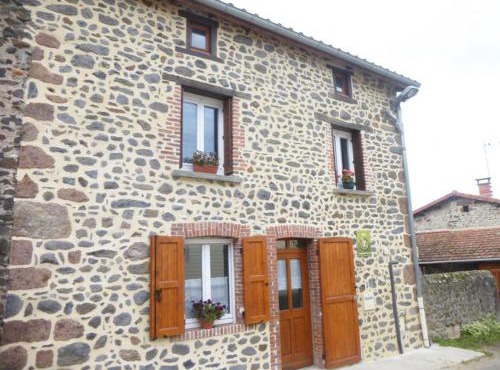 Maison de bourg restaurée avec cour privative au coeur d'un village paisible, proche gorges de l'Allier et sites historiques - FR-1-582-220