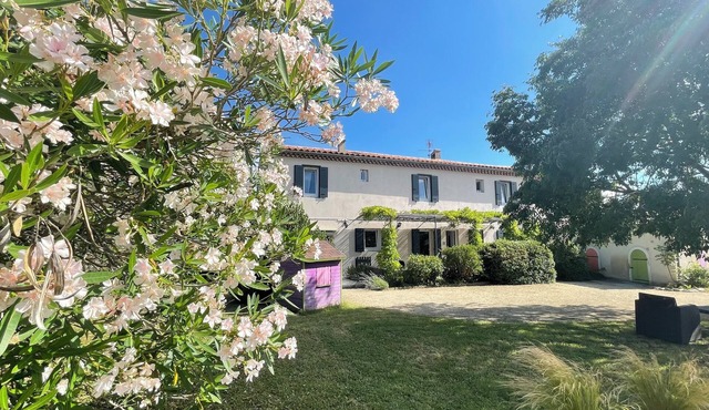 Maison de Caractère Rénovée Entre Ardèche et Drôme Provençale