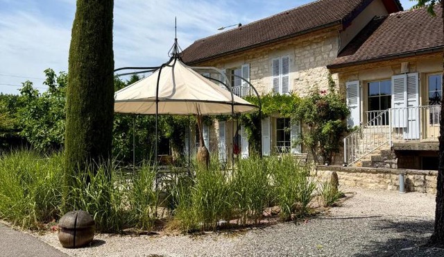 Maison de charme au cœur du vignoble du Jura - Calme & Nature