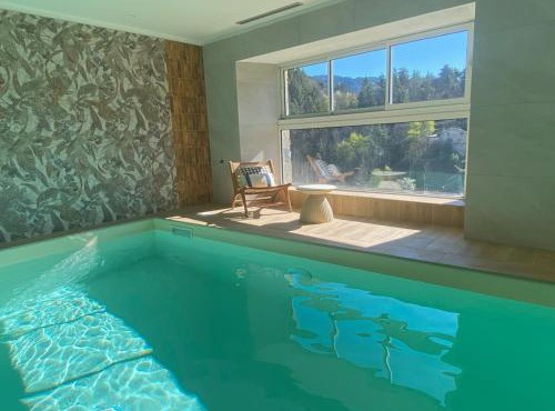 Maison de charme 9 pers Piscine intérieure et vue