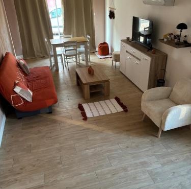 Maison f2 avec cour privative