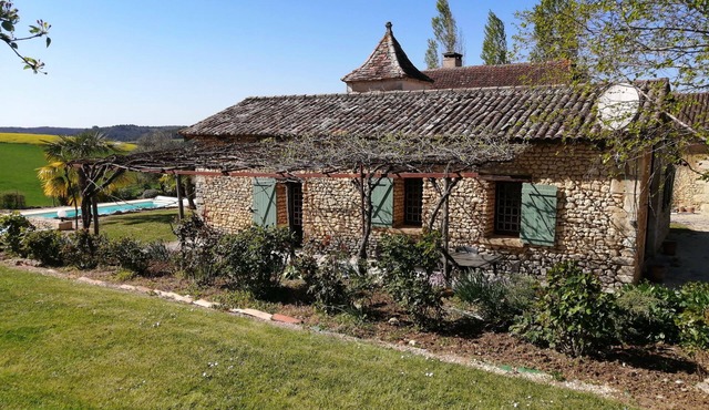 Maison de Vacances Avec Piscine à la Campagne en Dordogne