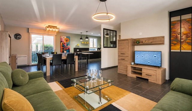 Maison Harmonie, 6 bedrooms, private parking.