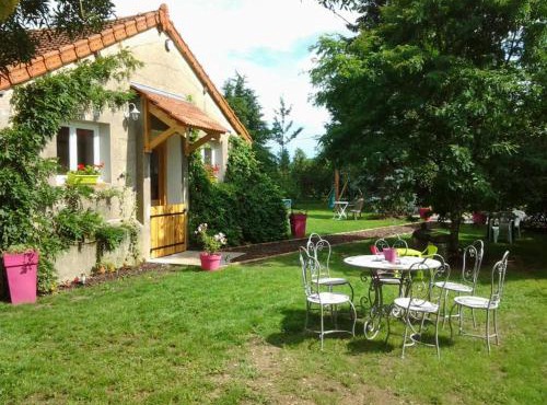Maison rénovée avec piscine et jardin à Moulins - FR-1-489-324