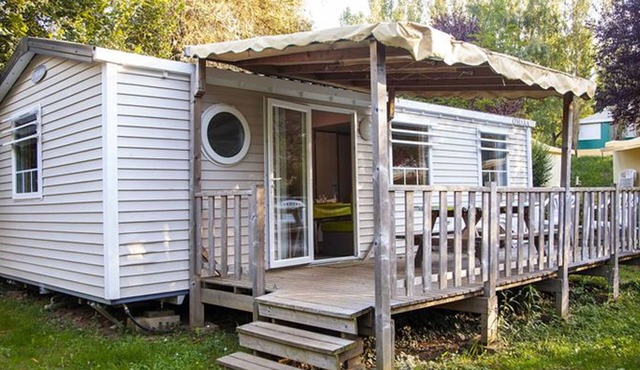 Mobile home for 6 with Terrace in Naucelle