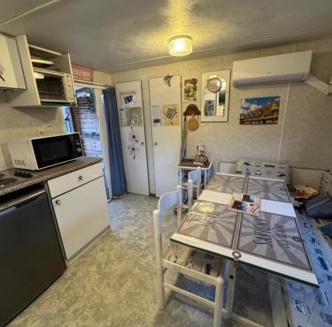Mobilhome situé côté ville et côté campagne