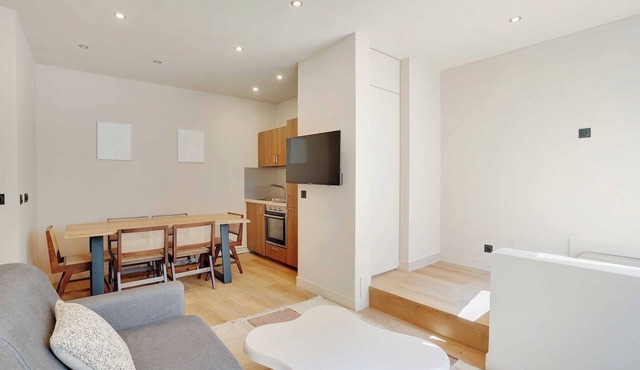 Modern Apartment - 2BD/8P - Place D'Italie