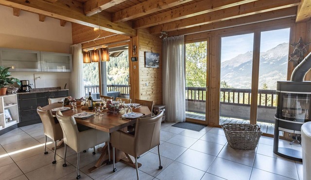 Modern chalet with fantastic views - 10 guests