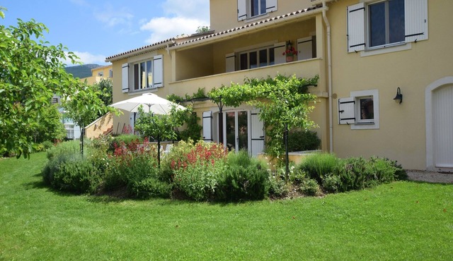 Modern Terrace Stay Montbrun