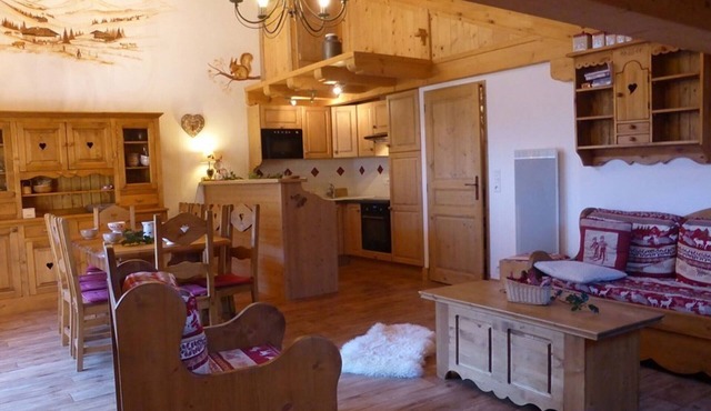Mountain-style triplex 12 pers, private box, garage, balcony, close to amenities