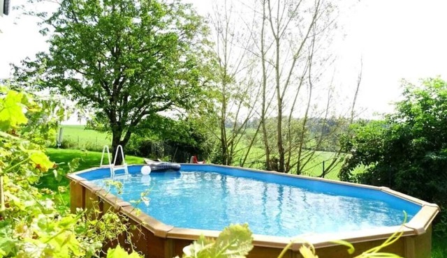 Nature Escape- Swimming pool, Quiet, Green countryside (pets welcome)