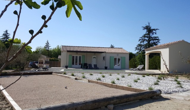 New house at the foot of Mont Ventoux with private pool in Provence, Bédoin