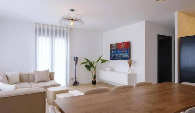 New Villa (2025) - Peaceful & Comfortable, Sleeps 8, JURA
