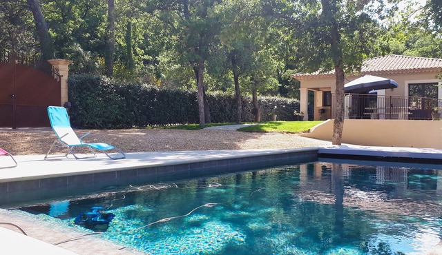 New villa with a private pool and spa in the hills above Faucon