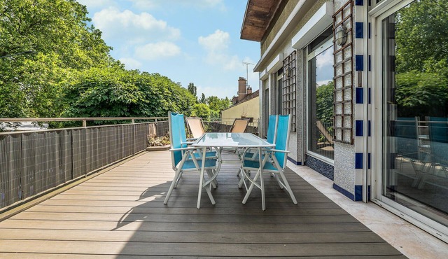 Nice apartment in Montreuil with WiFi