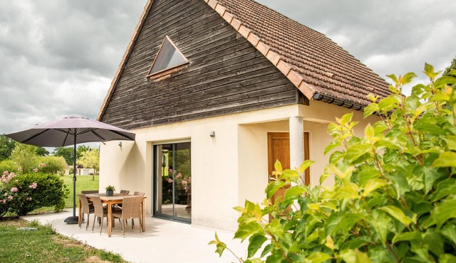 Nice house on holiday park with swimming pool